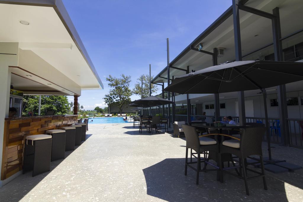 Crossroads Hotel Lae Omili Exterior foto